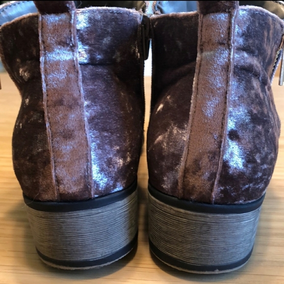 Bamboo Velvet Retro Booties 🕺 - Picture 6 of 6